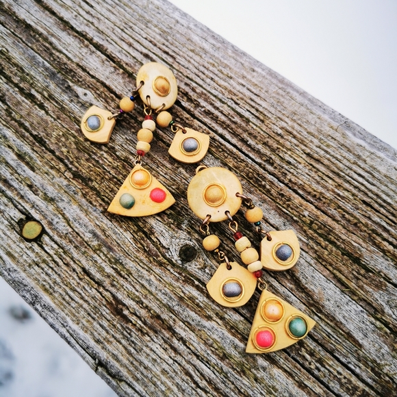 Vintage Wooden Clip On Earrings - Picture 1 of 9
